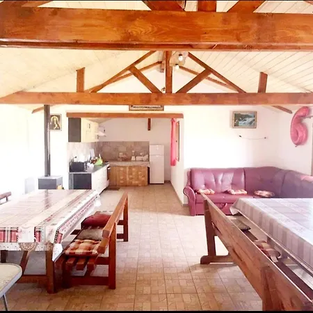 Homestay Vila Karina